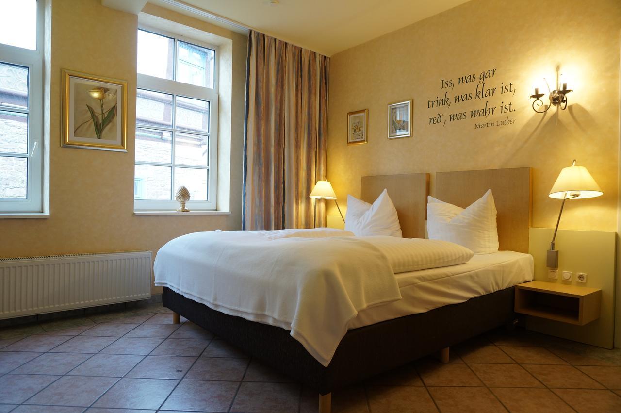 Hotel Goldener Anker Bodenwerder Exteriör bild