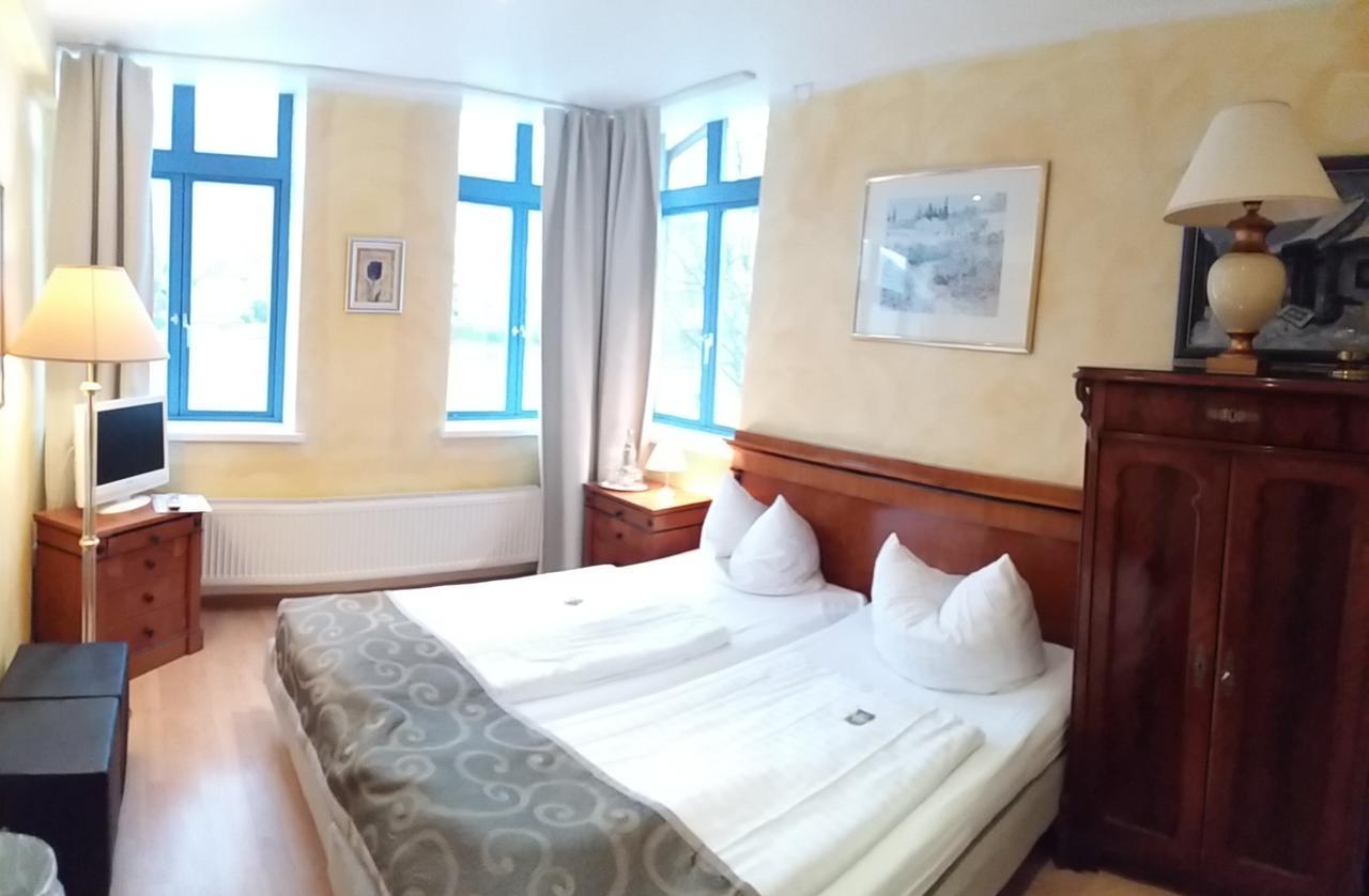 Hotel Goldener Anker Bodenwerder Exteriör bild